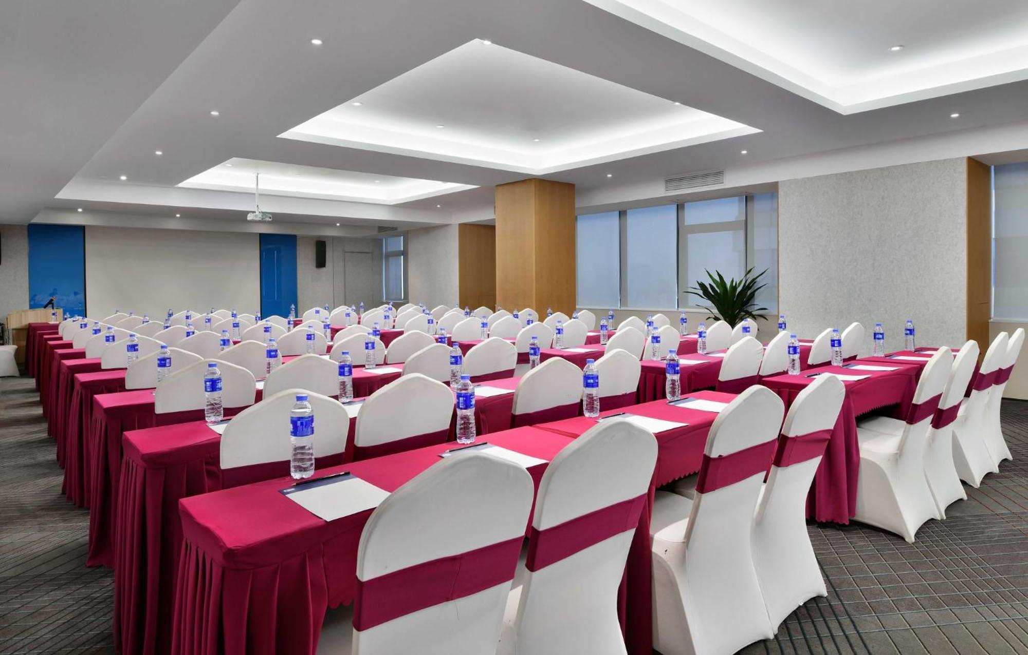 Holiday Inn Express Chengdu North Railway Station By Ihg - Near Panda Base, Near Chunxi Road 외부 사진